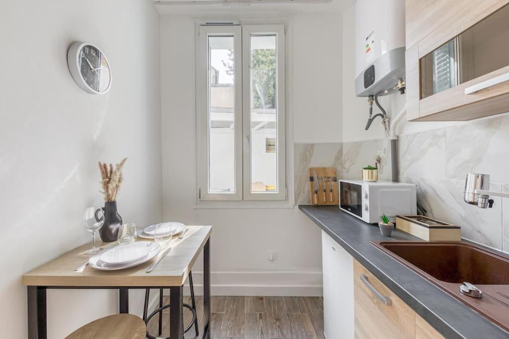 Appartement Moderne, Proche Porte De Versailles Et Gare De Clamart マラコフ エクステリア 写真